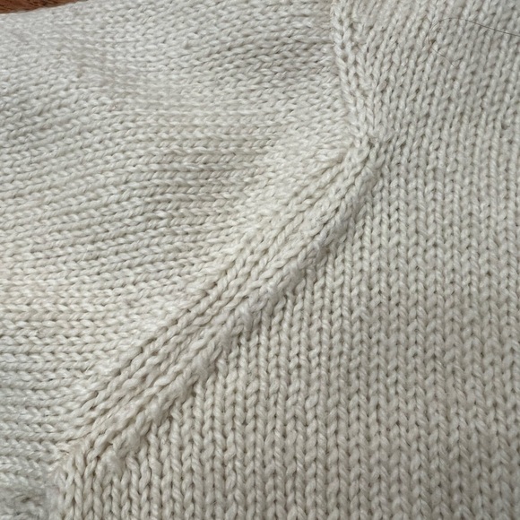 Handcrafted Peruvian Wool Crewneck Pullover Sweater / Medium - Picture 5 of 9